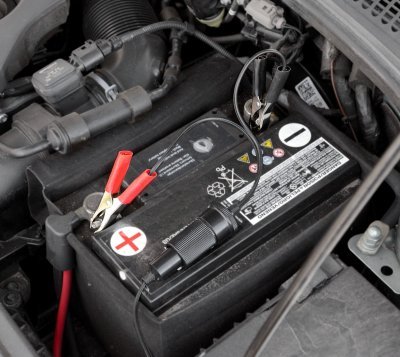 Compass adaptér autobaterie - zásuvka 12/24V