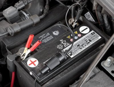Compass adaptér autobaterie - zásuvka 12/24V