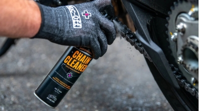 MUC-OFF biologicky odbouratelný čistič řetězu 650 – 400 ml