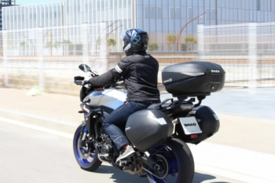 Vrchní kufr na motorku SHAD D0B58206 SH58X karbon (rozšiřitelný koncept) se zámkem PREMIUM (130.D0B58206)