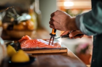 Fiskars filetovací nůž Functional Form 22 cm