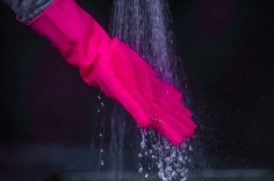 Čisticí rukavice MUC-OFF Deep Scrubber Gloves 20405 – růžová, velikost M