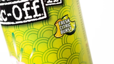 Pěnový čistič výstelky helmy MUC-OFF Foam Fresh – 400 ml