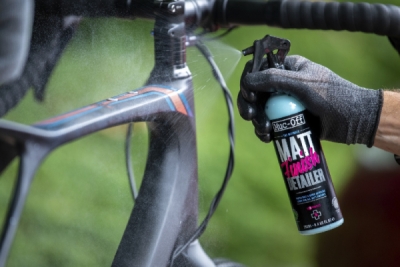 Detailer na matné povrchy motocyklu MUC-OFF Matt Finish Detailer – 250 ml