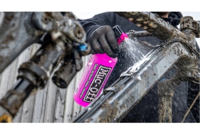 MUC-OFF koncentrovaný čistič na kolo 347 – 1 litr