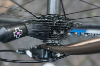 MUC-OFF kartáč na pohon 368 – Drivetrain Detailing Brush