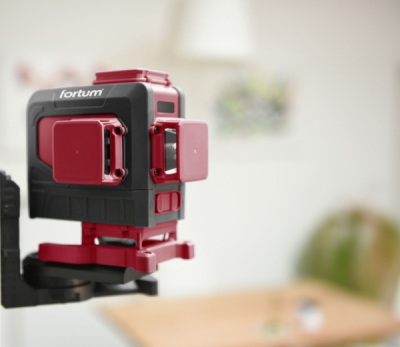 Laser zelený 3D liniový, křížový samonivelační FORTUM