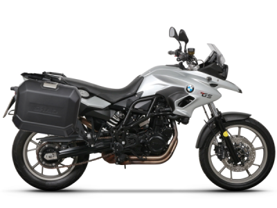 Kompletní sada bočních černých hliníkových kufrů SHAD 130.kitTERRAside-20B TERRA BLACK 36L/47L , včetně montážní sady SHAD BMW F 650 GS/ F 700 GS/ F 800 GS