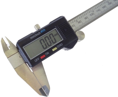 QUATROS Elektronické posuvné měřítko ("šuplera") 0-150 mm x 0,01 mm QS15506