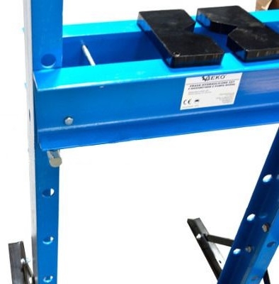 Hydraulický lis s manometrem a nožní pumpou 20t GEKO G02086