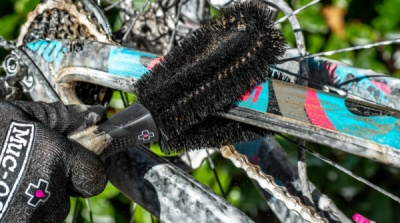 MUC-OFF dvouhlavý kartáč 373