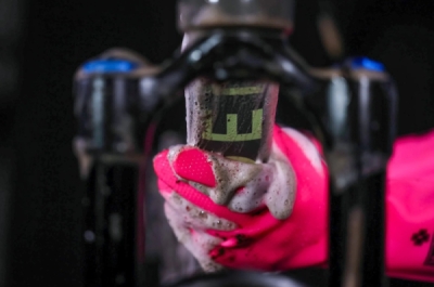 Čisticí rukavice MUC-OFF Deep Scrubber Gloves 20406 – růžová, velikost L