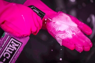 Čisticí rukavice MUC-OFF Deep Scrubber Gloves 20406 – růžová, velikost L