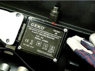 Polyfúzní svářečka plastových trubek 1500W GEKO G81031