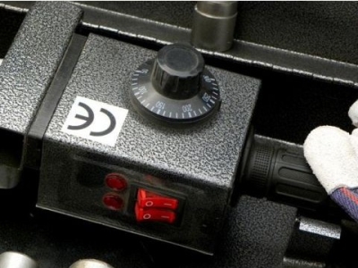 Polyfúzní svářečka plastových trubek 1500W GEKO G81031