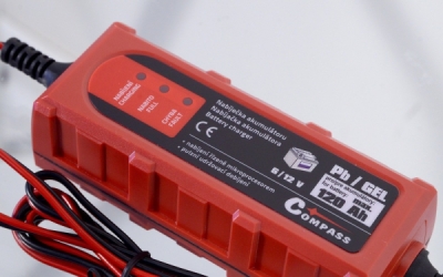 Nabíječka baterií Compass mikroproces 1Amp 6/12V PB/GEL max. 120Ah