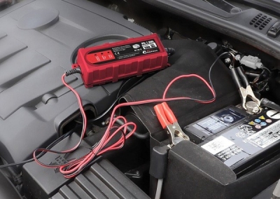 Nabíječka baterií Compass mikroproces 1Amp 6/12V PB/GEL max. 120Ah