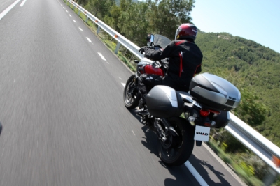 Boční kufry s barevným krytem SHAD 130.D0B36200+D1B36E0 SH36 bílá (pár) se zámkem PREMIUM