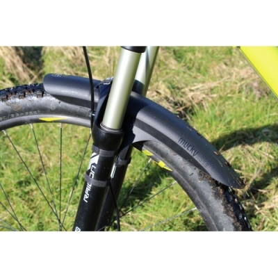 MUCKYNUTZ MudGuard černý krátký, stahovací páska