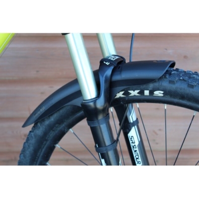 MUCKYNUTZ MudGuard černý krátký, stahovací páska