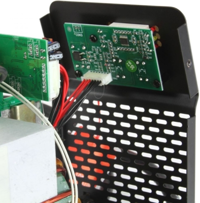 Digitální invertorová nabíječka baterií 12/24V 600A BJC