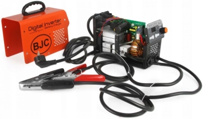 Digitální invertorová nabíječka baterií s funkcí start 12/24V 400A BJC PROFI