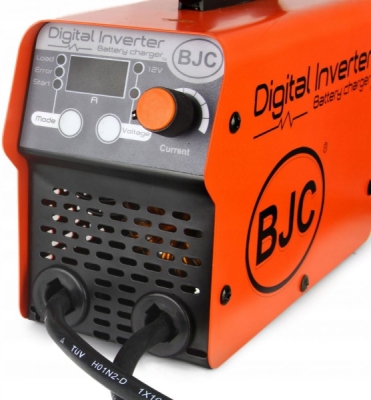 Digitální invertorová nabíječka baterií s funkcí start 12/24V 400A BJC PROFI
