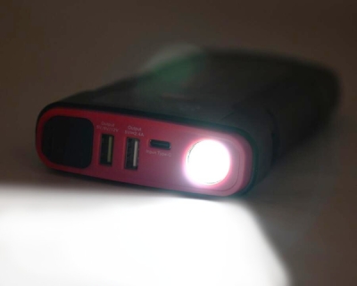 Compass powerbanka s funkcí SMART JUMP STARTER 16.000mAh 2000A