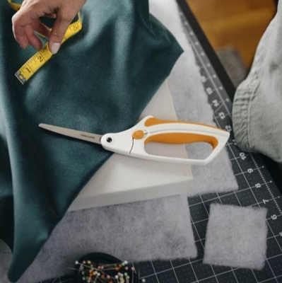 Fiskars pružinové nůžky na látky Easy Action 26 cm