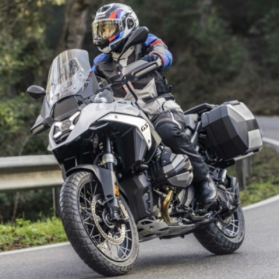 Boční kufry na motorku SHAD SH38X D0B38106 (rozšiřitelný koncept) karbonový