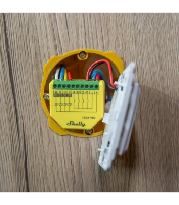Shelly Plus RGBW PM - modul řízení LED pasků 12/24V, Wi-Fi