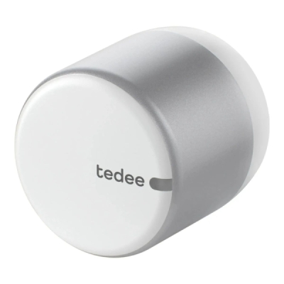 Tedee GO2 chytrý zámek – stříbrný hliník / bílá + evropský adaptér