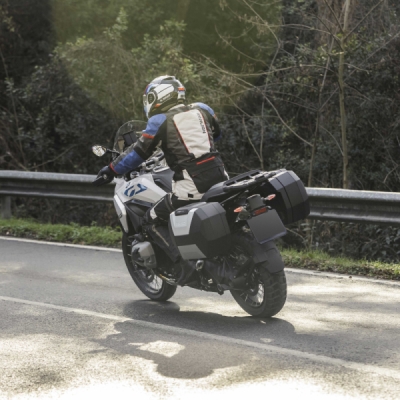 Boční kufry na motorku SHAD SH38X D0B38106 (rozšiřitelný koncept) karbonový