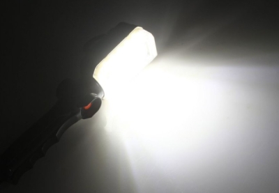 Pracovní svítilna 25 LED, 230V s magnetem a hákem MAR-POL M82735