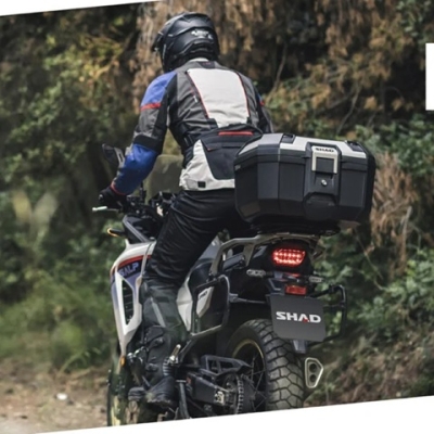 Vrchní kufr na motorku SHAD Terra TR46 D0TR46100 černá