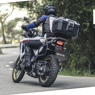 Vrchní kufr na motorku SHAD Terra TR46 D0TR46100 černá
