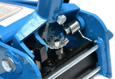 Hydraulický zvedák 3,5t pojizdný s pedálem GEKO G01063
