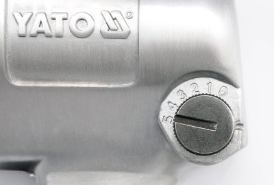 YATO rázový utahovák 550Nm