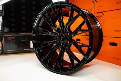 YANAR WHEELS DNZ-20 18X8 5X100 ET40 GLOSS BLACK (FLOW FORGED)