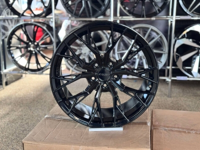 Arceo Roma 8,5+9,5 ET35+ET42 5x120 72.6 B
