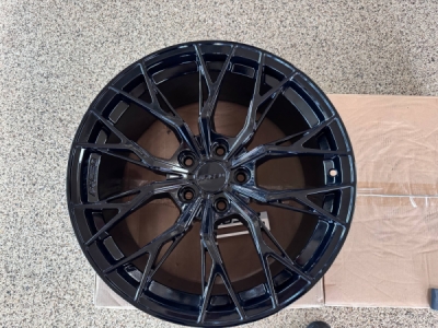 Arceo Roma 8,5+9,5 ET35+ET42 5x120 72.6 B