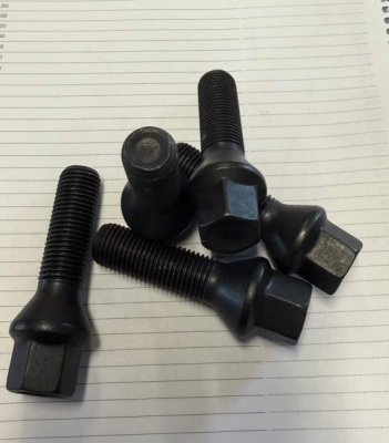 Bolt 14x1.5 40mm Kegle Sort