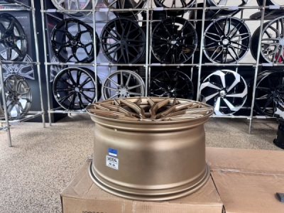 Yota YP1 R20 9+10 ET30+ET40 5x114.3 72.6 SBZ