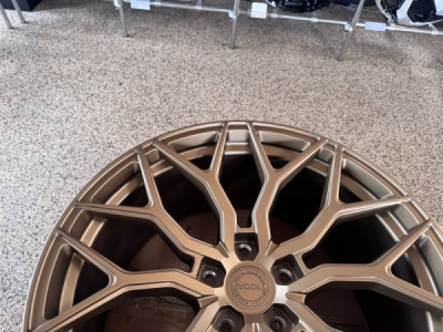 Yota YP1 R20 9+10 ET30+ET40 5x120 72.6 SBZ
