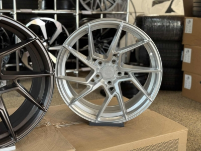 Yota YP2 R18 8 ET40 5x112 72.6 S