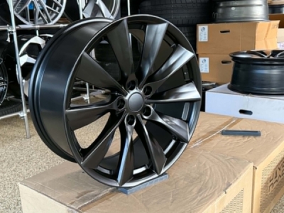 Carl 8,5X19 5X114,3 ET40 64,1 Satin Black