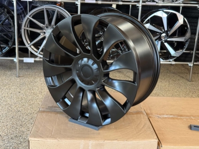 AMZ H3117F R19 9.5 5x114.3 ET45 64.1 BLHM