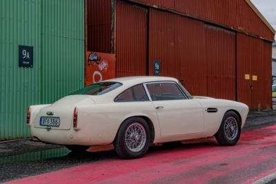 Aston Martin DB4 (1958-1963) Výfukový systém z nerezové oceli OEM QUICKSILVER AS004