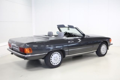 Mercedes 560 SL W107 USA-Spec. (1986-1989) Kompletní sportovní výfukový systém s odstraněním katalyzátoru QUICKSILVER MZ560S