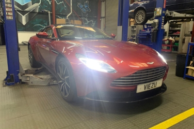 Aston Martin DB11 V12 (2016 a novější) Titanový sportovní výfukový systém s technologií Sound Architect™ QUICKSILVER AS134T